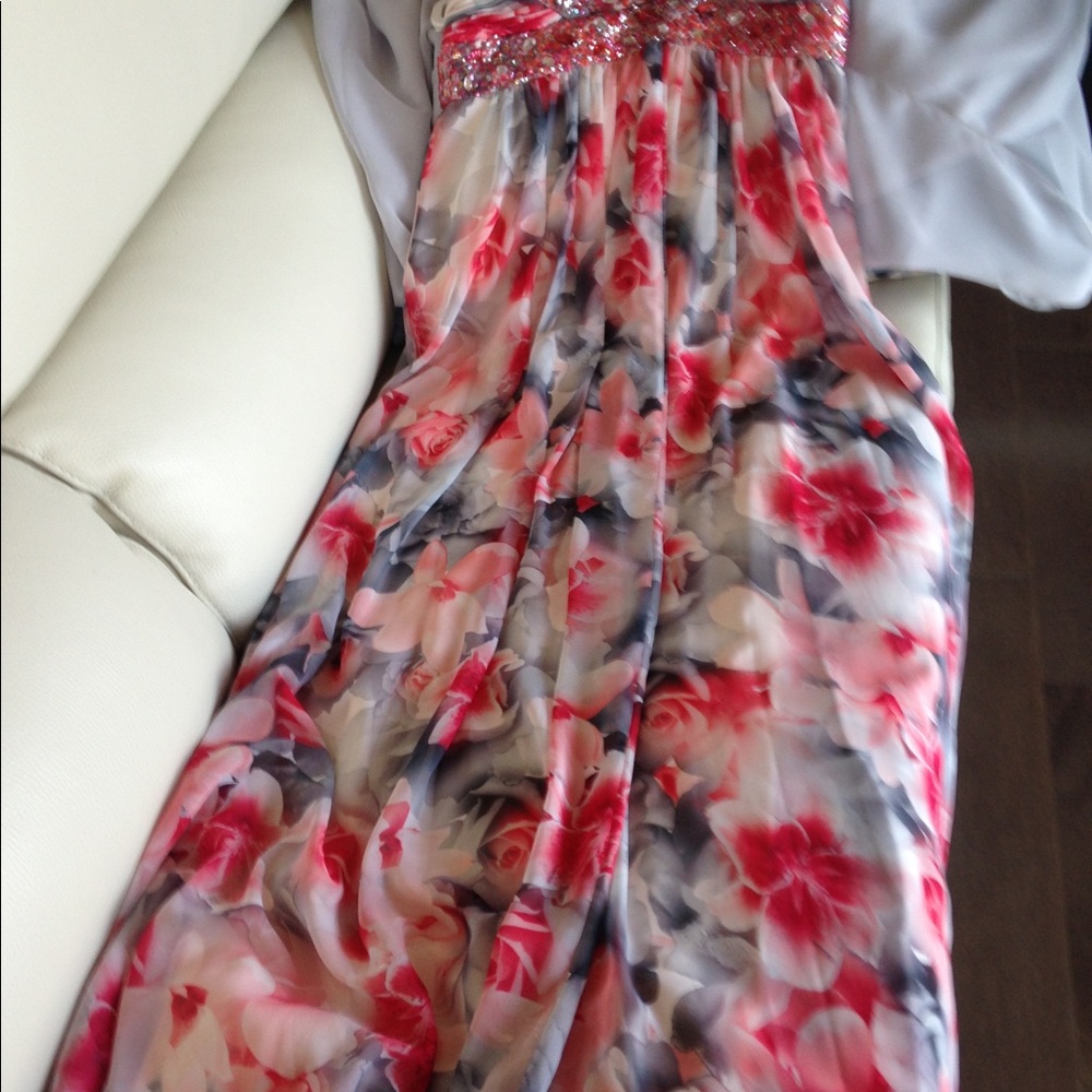 Long dresses - Picture 3 of 5